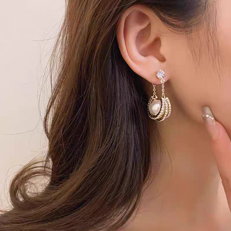 Golden Body Pearl Earings