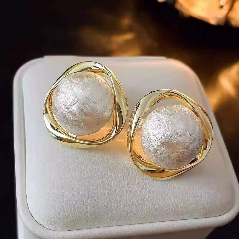 Golden Body Pearl Earings