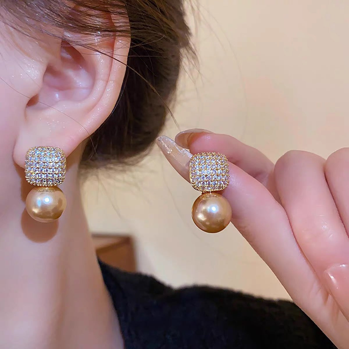 Golden Pearl Earings