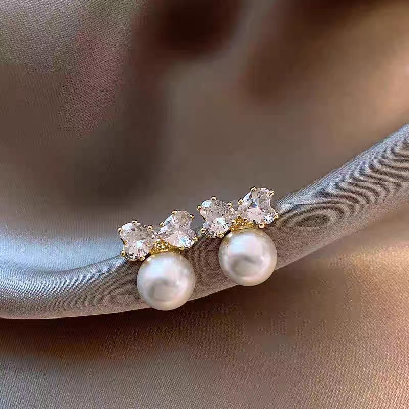 Bow Pearl Earings