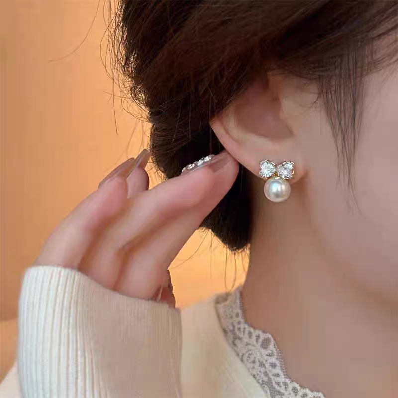 Bow Pearl Earings