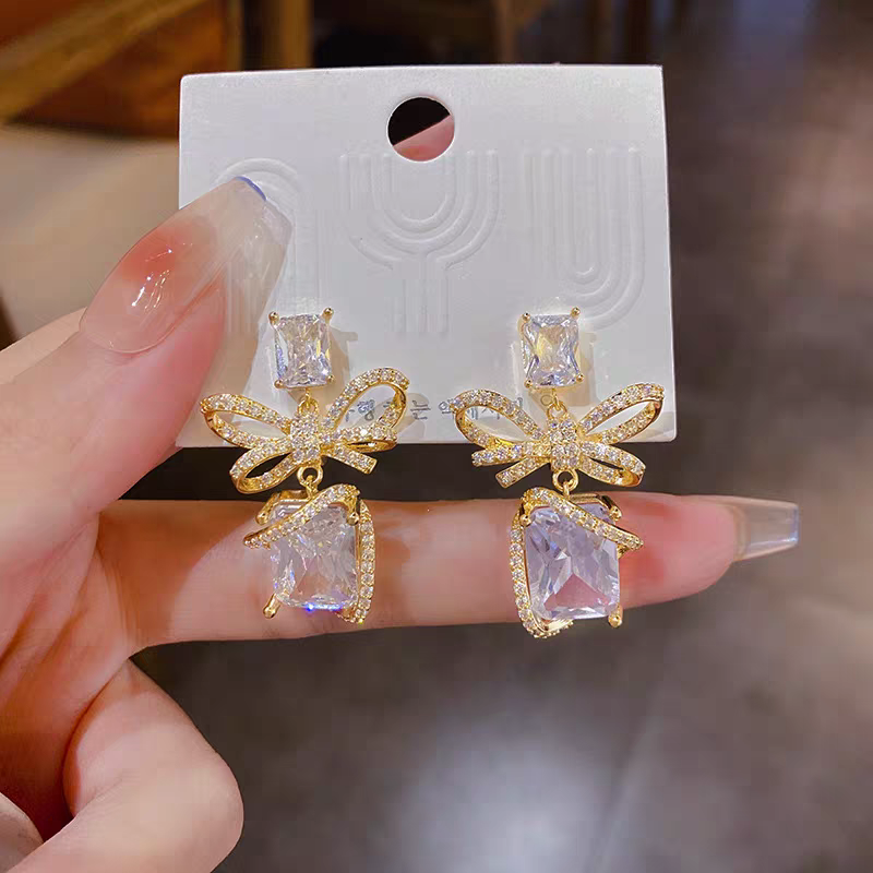 Bow Stone Earings