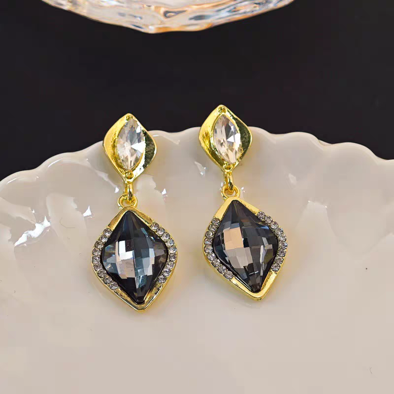 Crystal Black Earings
