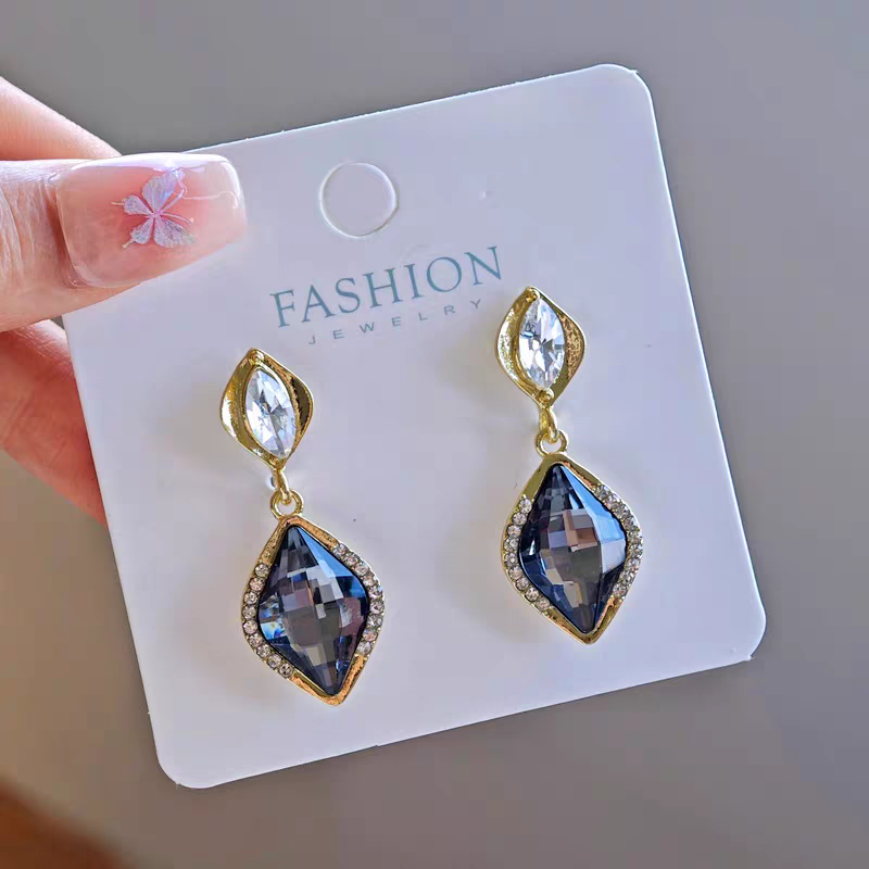 Crystal Black Earings