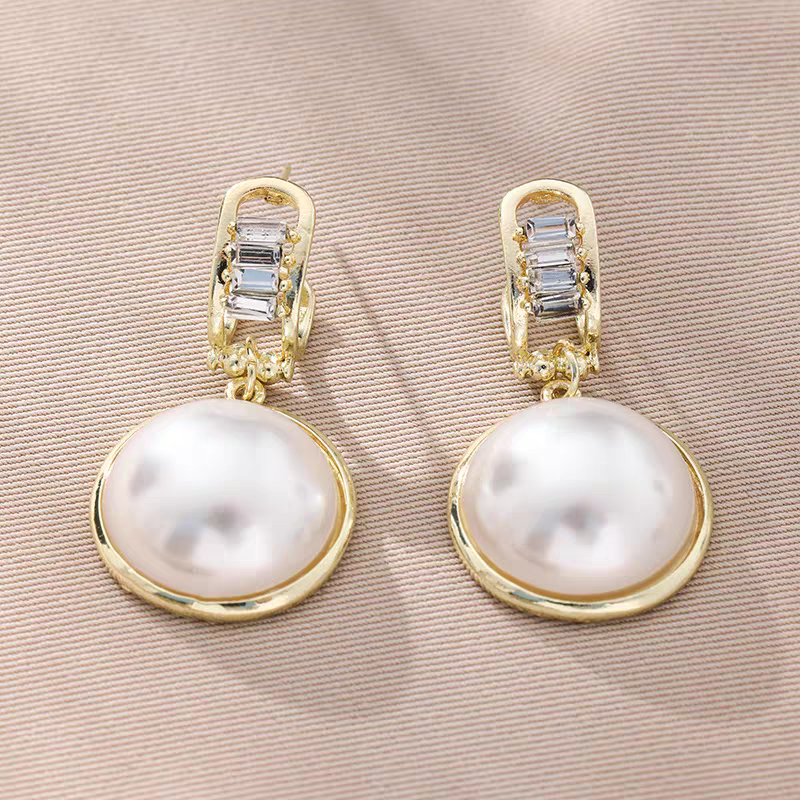 Pearl Earings