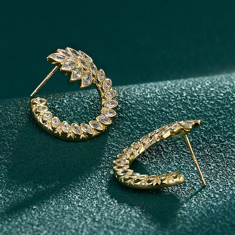 Gold swirl Earings