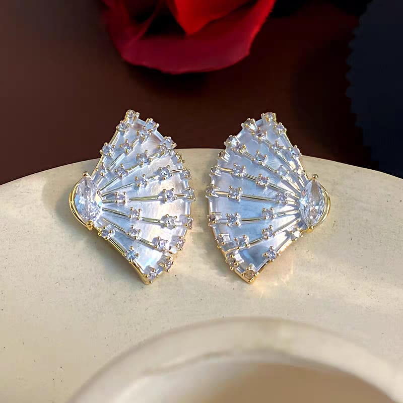 Shell Pearl Earings