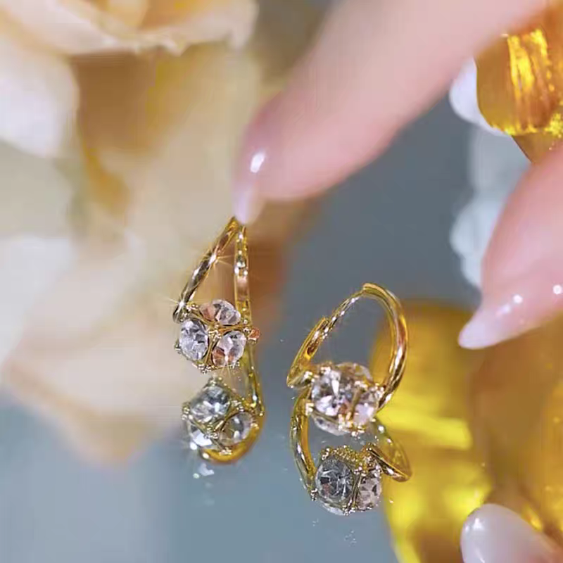 Round Crystals Gold Earrings