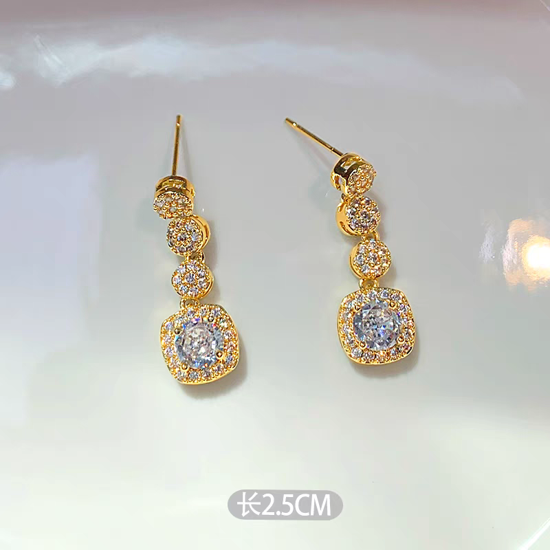 Hanging Quartz Crystal Premium Earrings