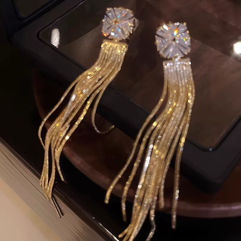 Gold Strips Hanging Flower