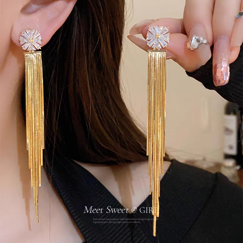 Gold Strips Hanging Flower