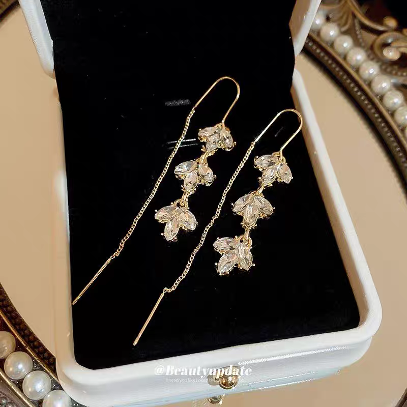 Hanging Patel Trio Earrings
