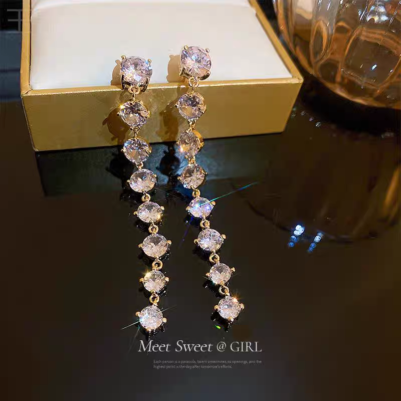 Sparkling Diamond Jewels Earrings