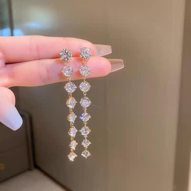 Sparkling Diamond Jewels Earrings