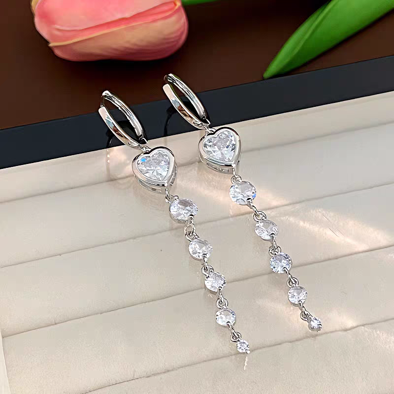 Premium Heart Bleeding Crystals Earrings