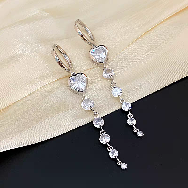 Premium Heart Bleeding Crystals Earrings